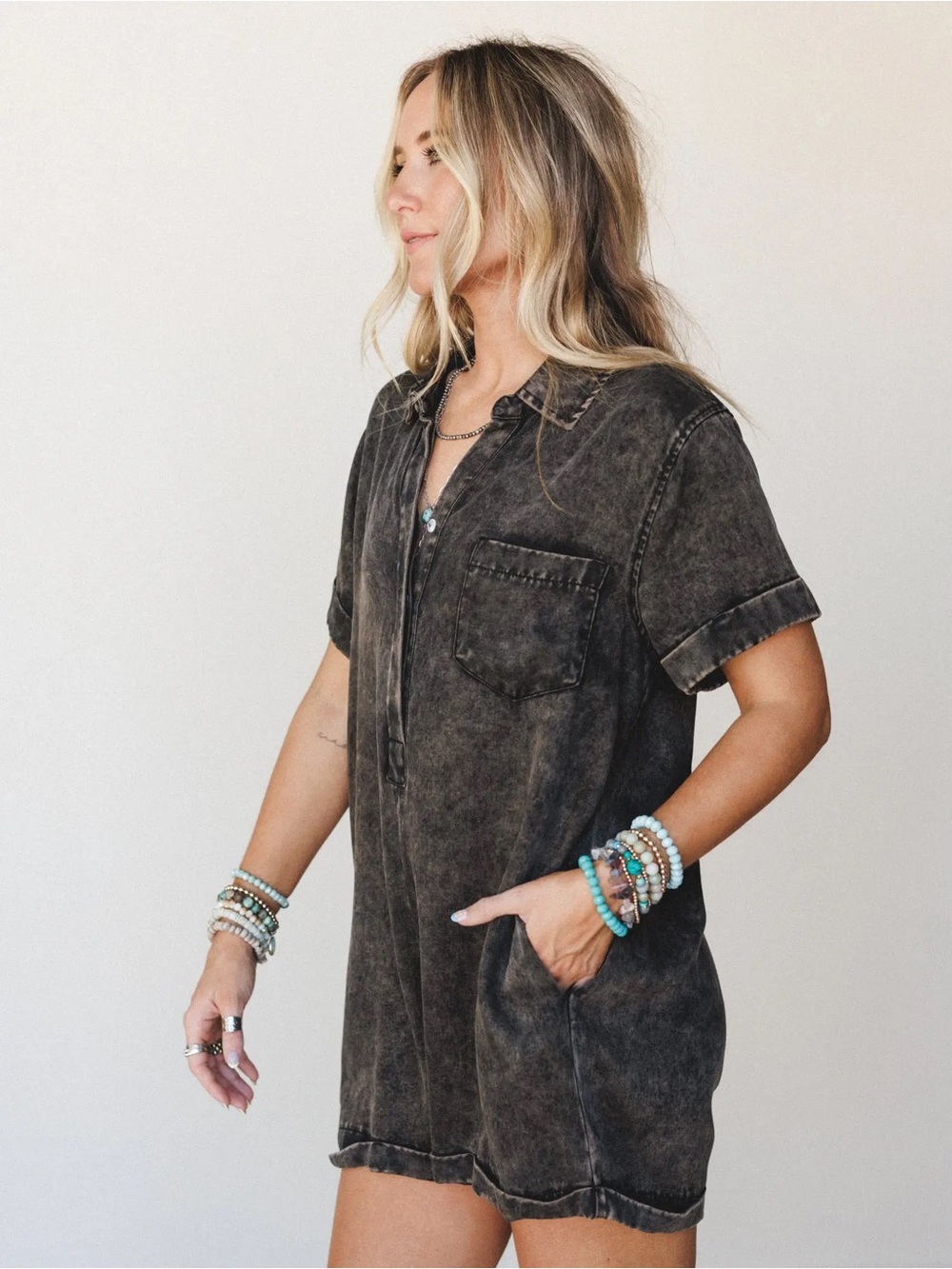 Zenana Outfitters Washed Black Short Sleeve Romper - Picture 2 of 3